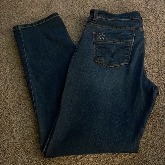 Levi’s - Picture 3 of 5